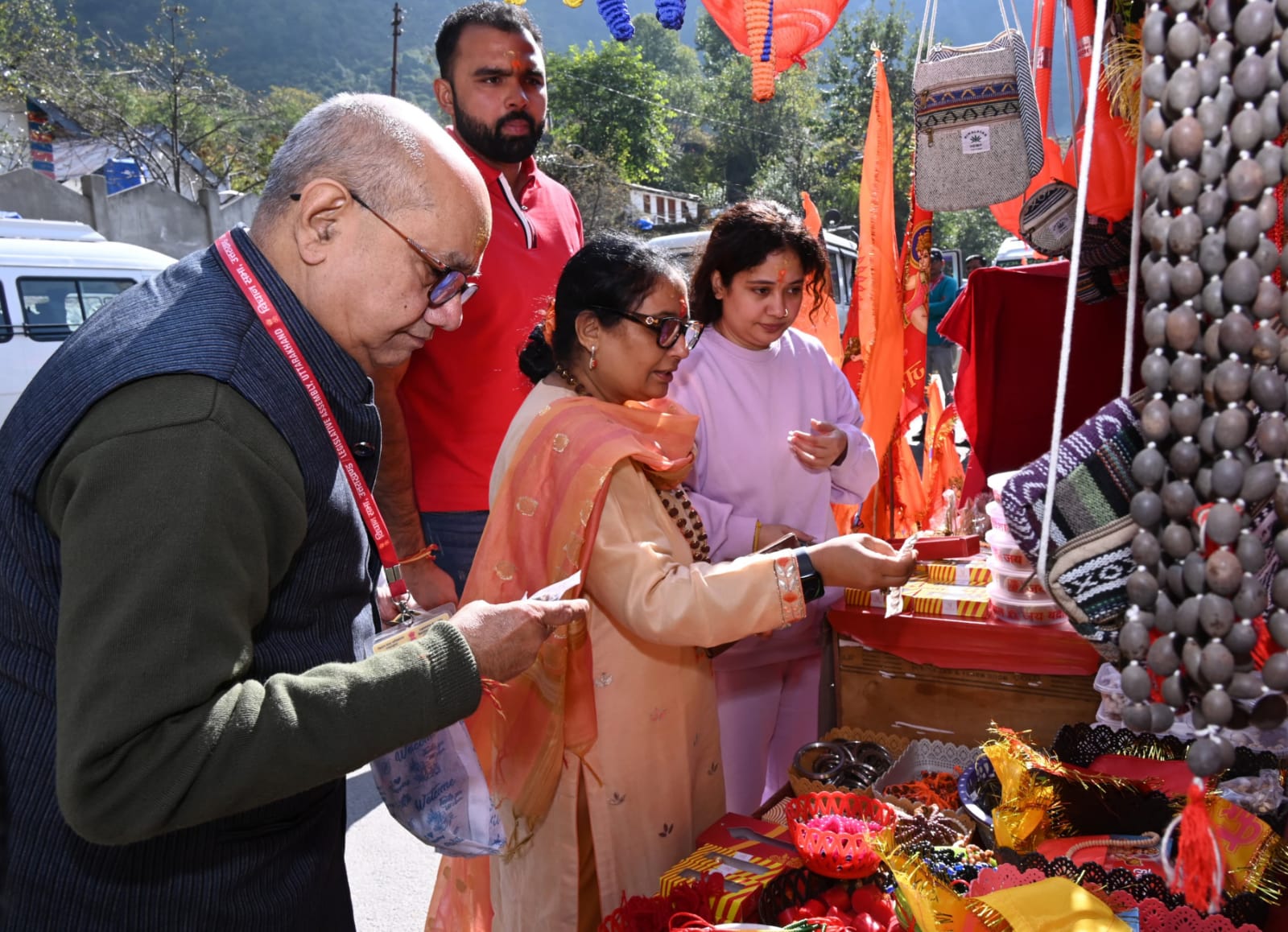 उत्तराखंड विधानसभा अध्यक्ष ऋतु खण्डूडी भूषण आज स्वामी वेदव्यासानंद सरस्वती गीता आश्रम द्वारा आयोजित भगवान जगन्नाथ संकीर्तन शोभा यात्रा में सम्मिलित