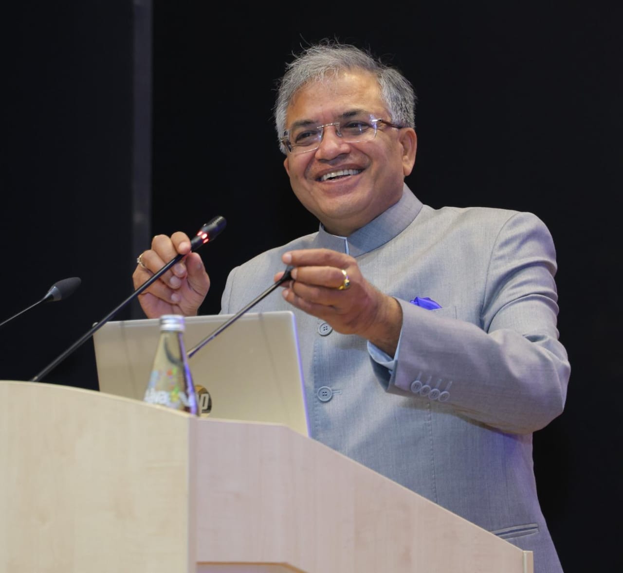 भारत निर्वाचन आयोग ने देश में मतदान प्रक्रिया को सरल एवं सुगम बनाने के लिए अभूतपूर्व निर्णय लिए