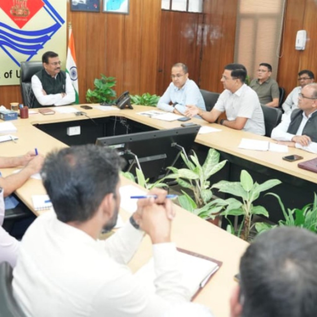 मुख्य सचिव ने धराली आपदा प्रभावित क्षेत्र का लिया जायज़ा, राहत व पुनर्वास कार्य तेज़ करने के निर्देश