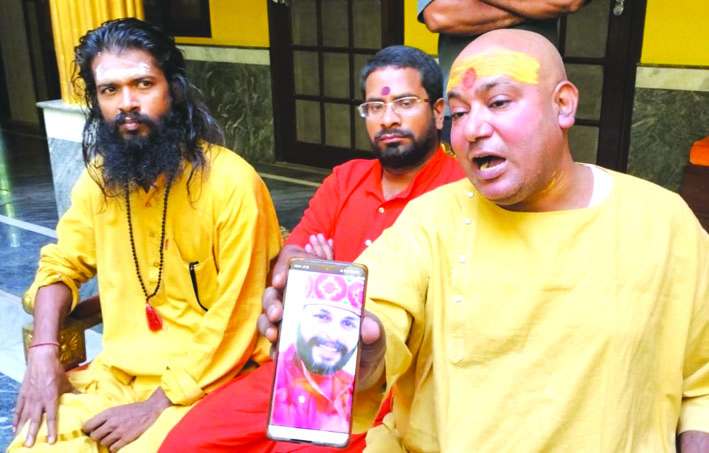 आश्रम से लाखों रूपये की नगदी और कीमती सामान चोरी