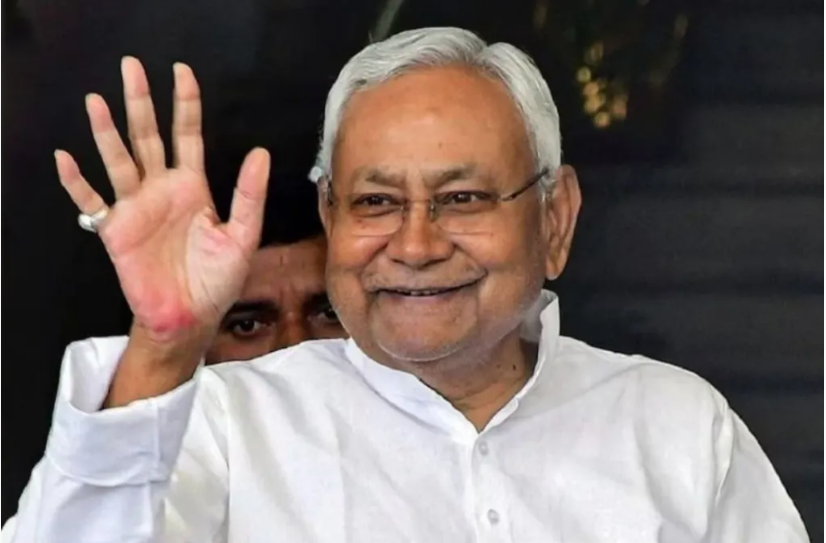 नीतीश कुमार ने विधान परिषद (एमएलसी) की सदस्यता से इस्तीफा के बाद राज्य की राजनीति में हलचल तेज हो गई है।