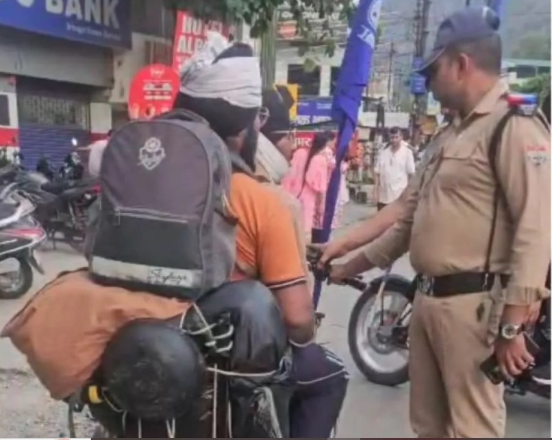 चारधाम यात्रा और हेमकुंड साहिब यात्रा यातायात व्यवस्था को सुचारु बनाए रखने के लिए श्रीनगर पुलिस लगातार सख्त