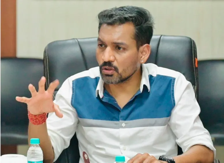युवाओं के भविष्य को नशे के गर्त में धकेलने वाले मादक पदार्थों के तस्करों और अवैध कारोबारियों के खिलाफ  जिला प्रशासन ने अख्तियार किया सख्त रुख
